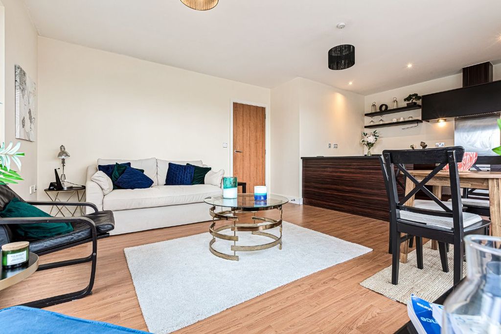 Property photo 2 of 20