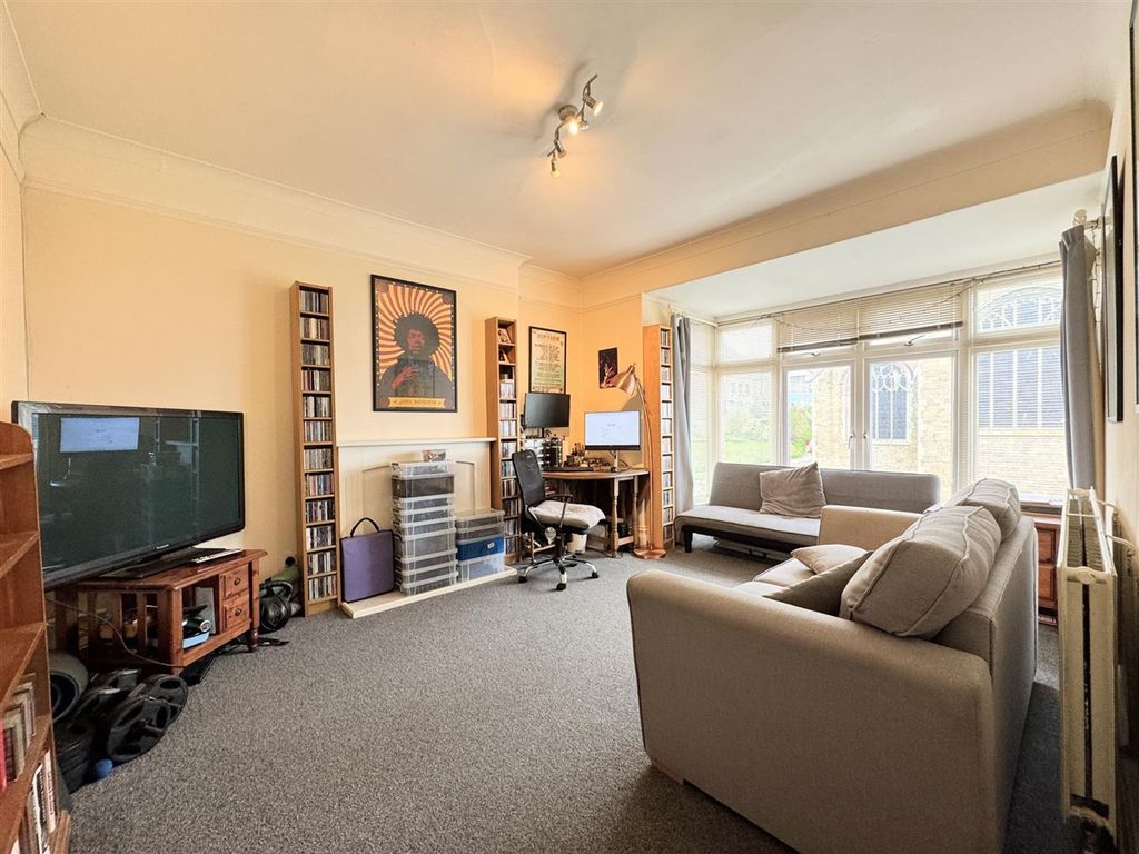 Property photo 2 of 17