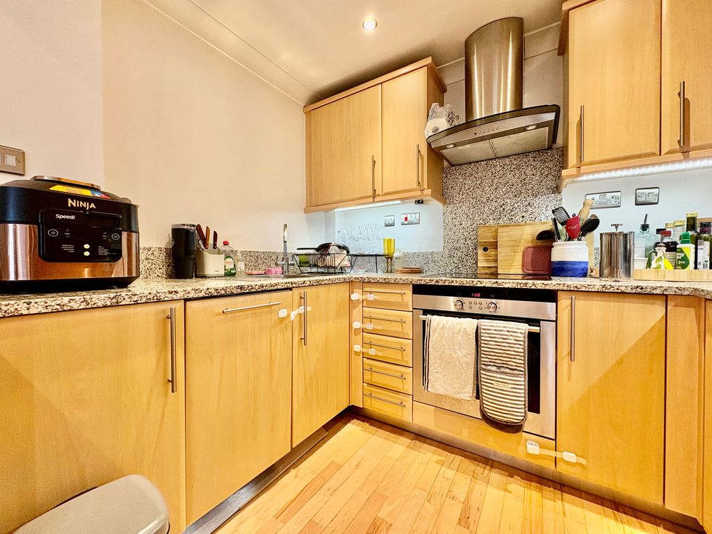 Property photo 3 of 7 Bathroom