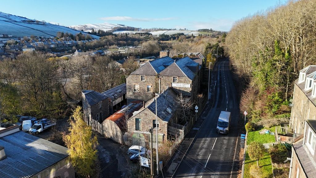 Property photo 2 of 6