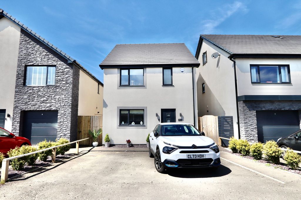 Property photo 2 of 30