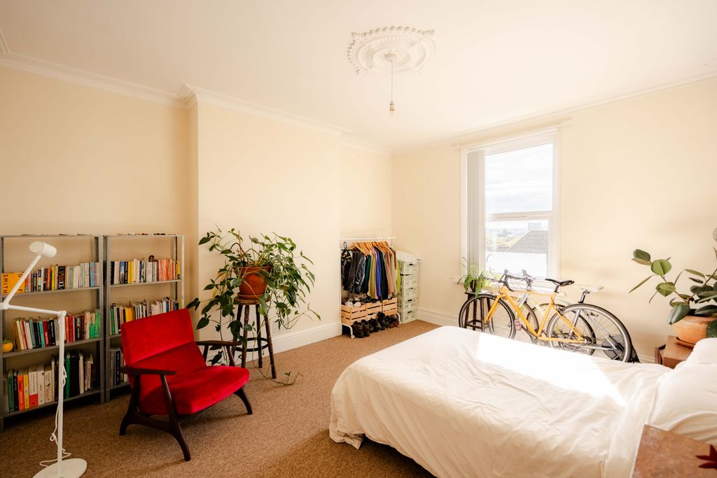 Property photo 3 of 15 17