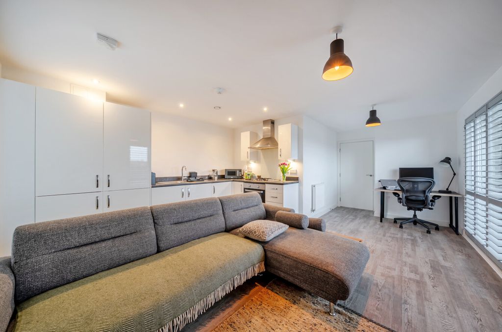 Property photo 3 of 8