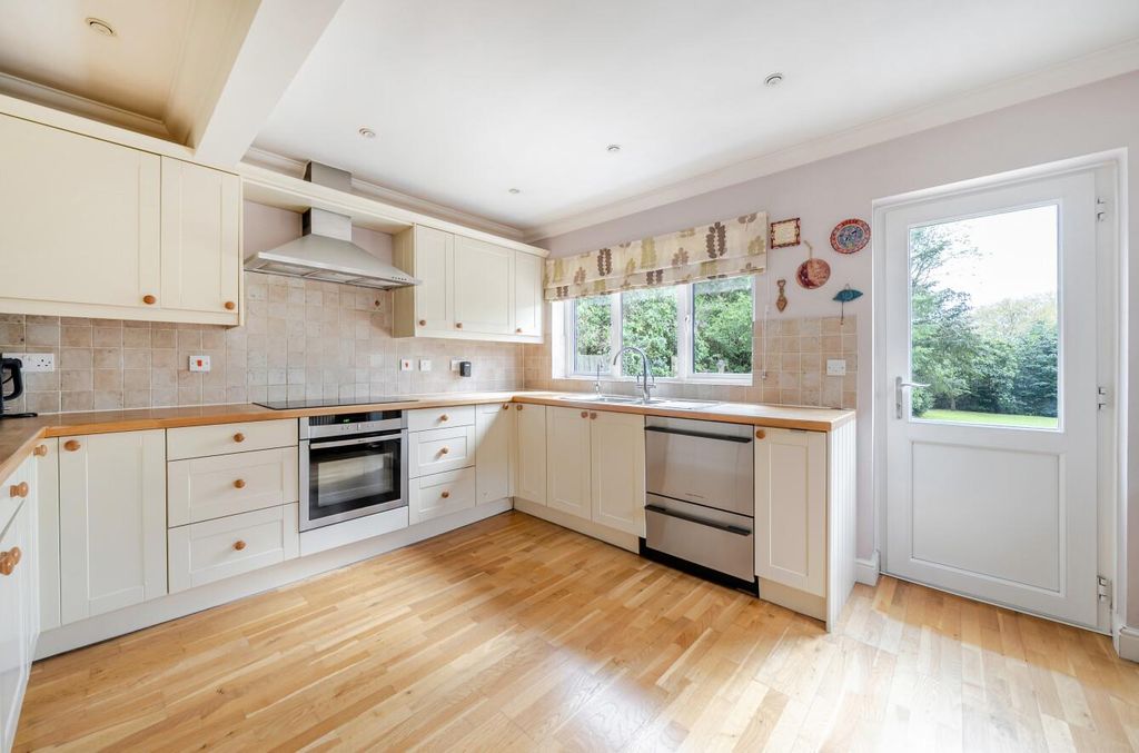 Property photo 3 of 18 1382035-5-691c6De80c0d7.Jpg