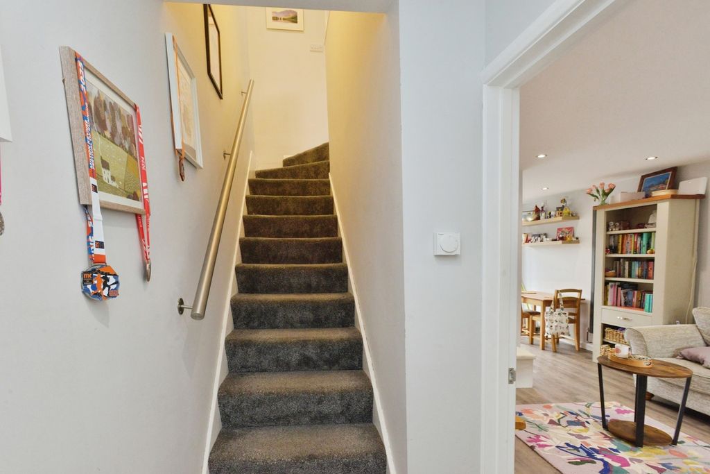Property photo 3 of 14 Pbox-Img.Jpg