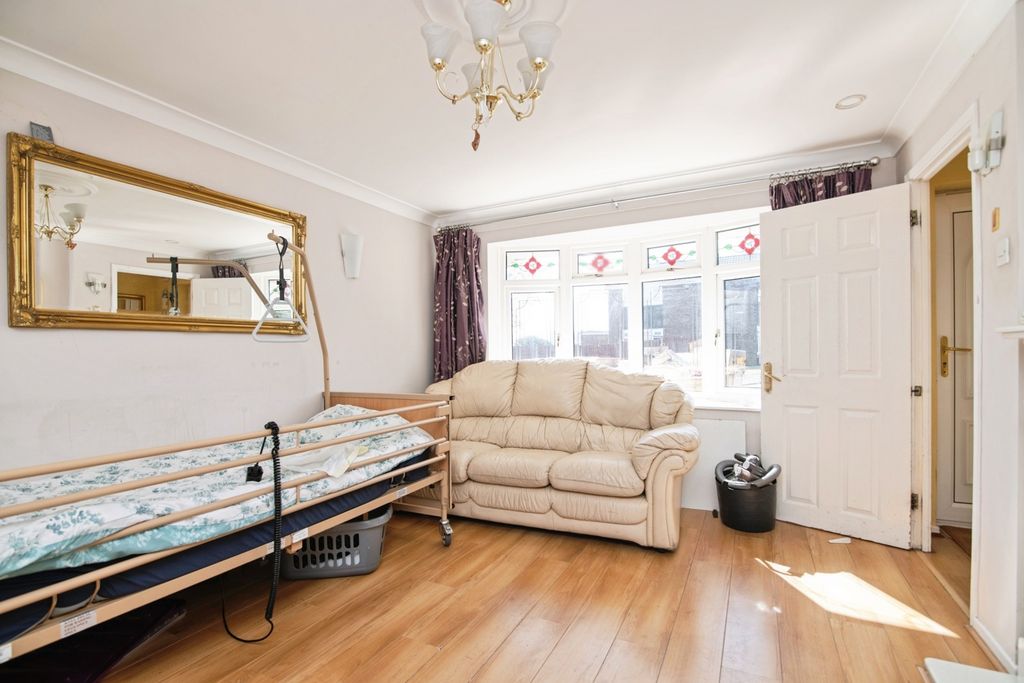 Property photo 2 of 27 Pbox-Img.Jpg