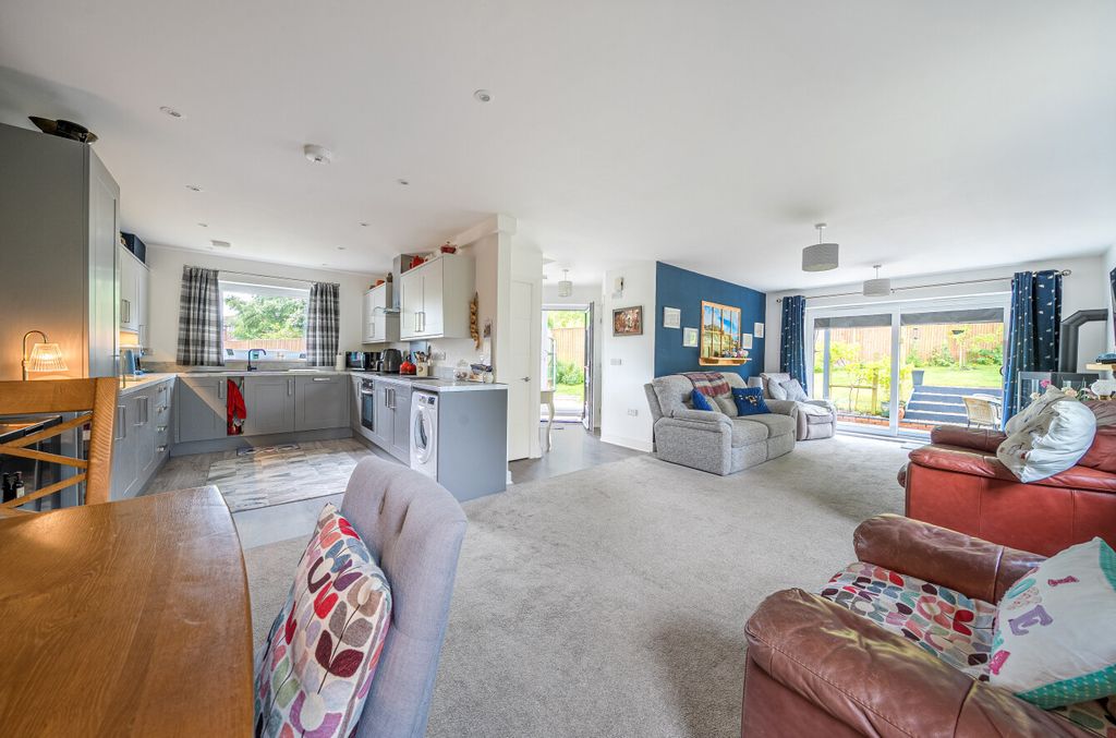 Property photo 3 of 21 Open Plan