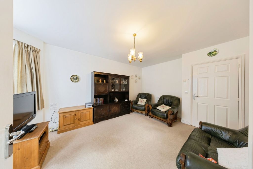 Property photo 3 of 17 Photo