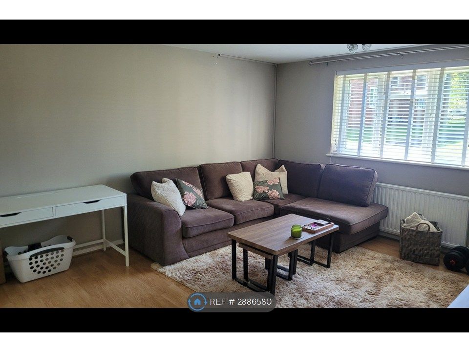Property photo 2 of 13 Lounge