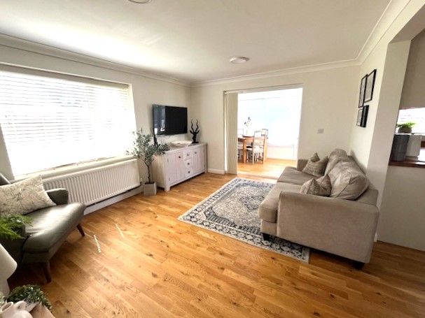 Property photo 3 of 20 Living Room