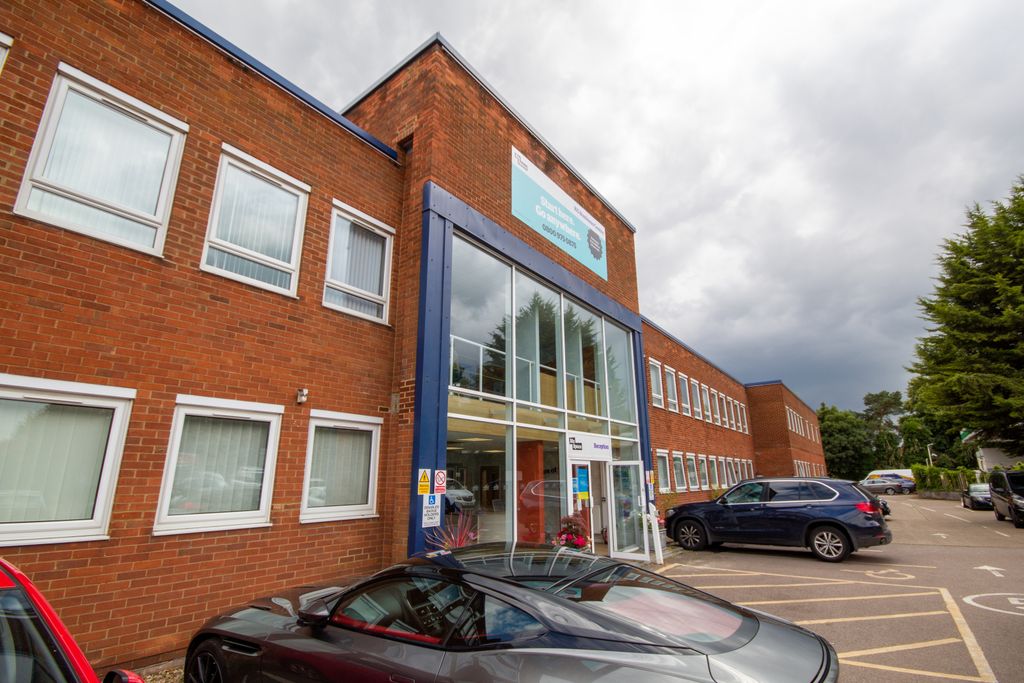 Property photo 1 of 13 Kg House- Northampton