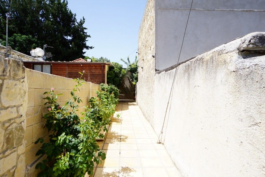 Property photo 3 of 13