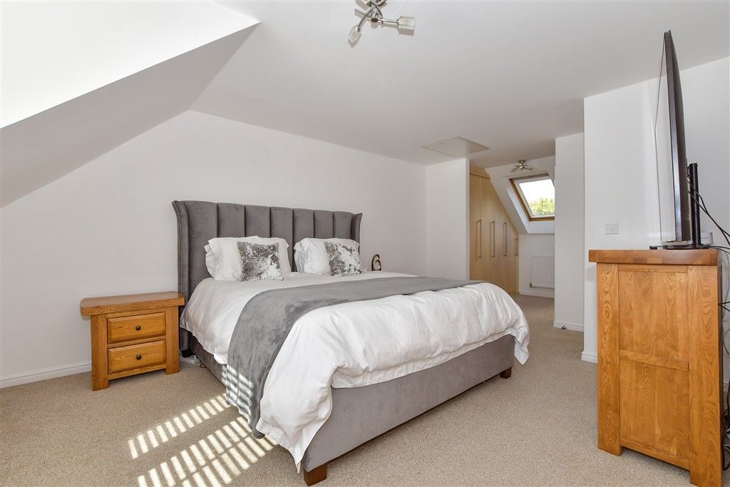 Property photo 2 of 15 Bedroom 1