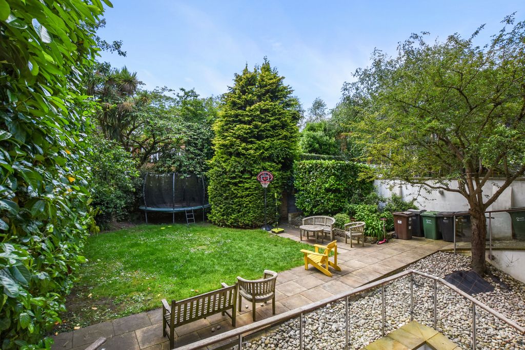 Property photo 2 of 11