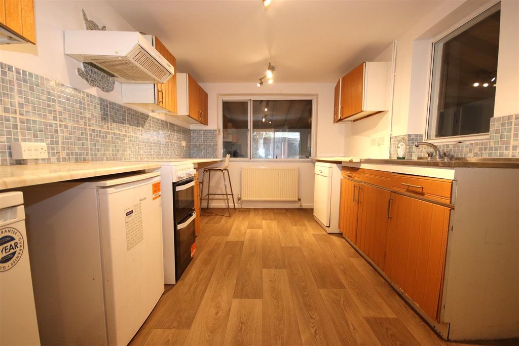 Property photo 2 of 11 Img_4996.Jpg