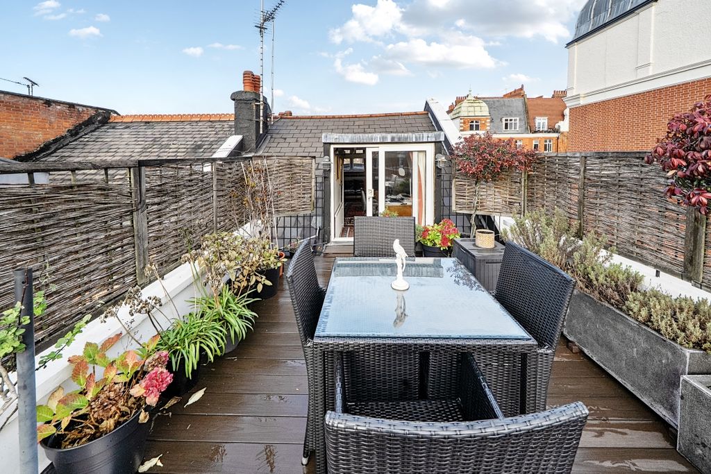 Property photo 3 of 9 1383212-13-691dc1...