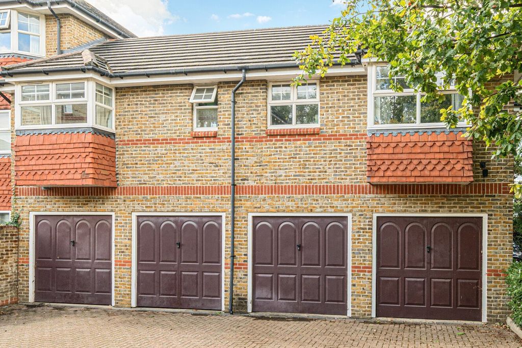 Property photo 2 of 11 Picture No. 23