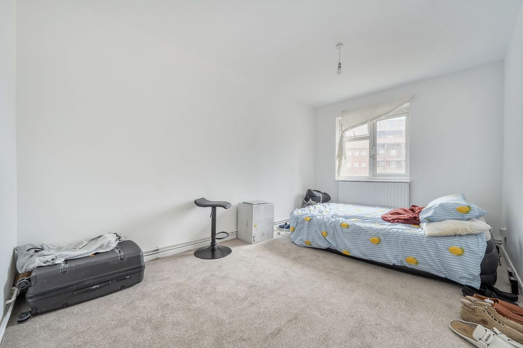 Property photo 3 of 23