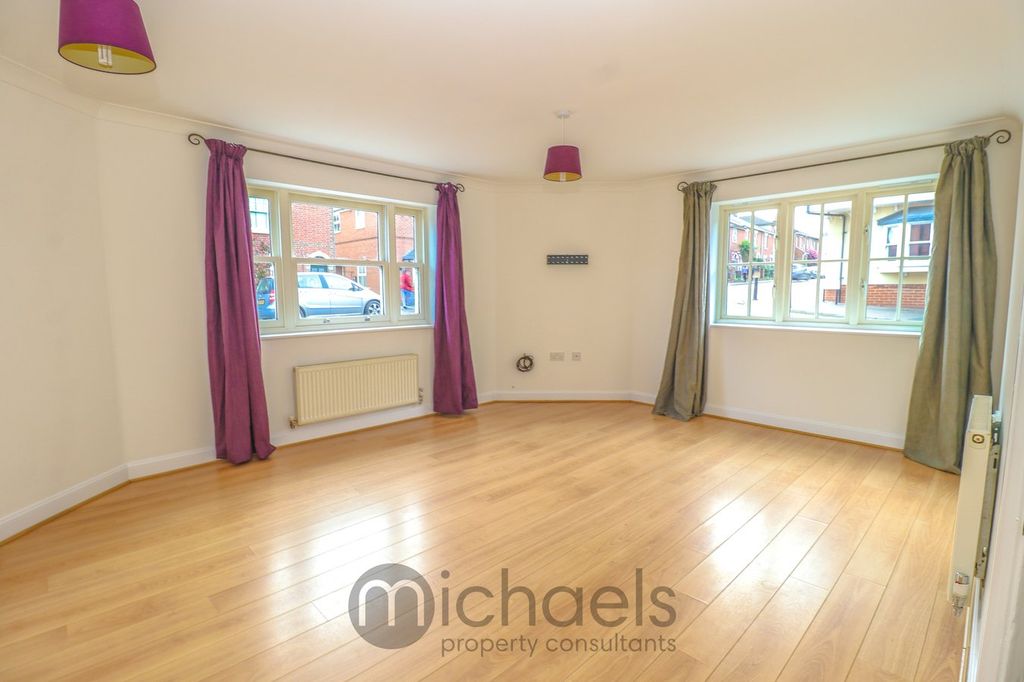 Property photo 2 of 8