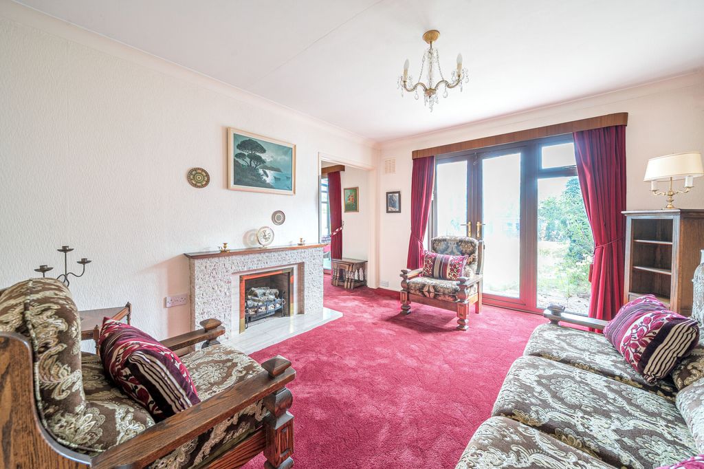 Property photo 2 of 11