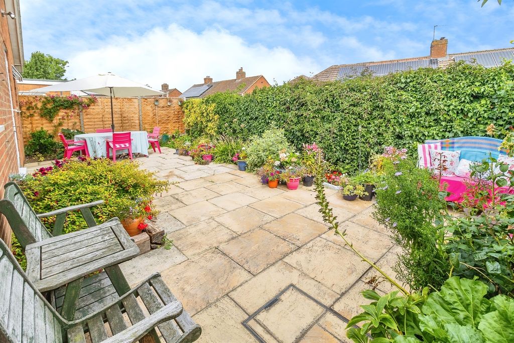 Property photo 2 of 17