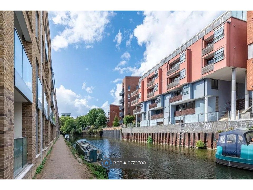 Property photo 2 of 12 Canary Gateway Development