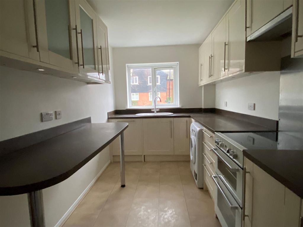 Property photo 2 of 8 Kitchen.Jpg