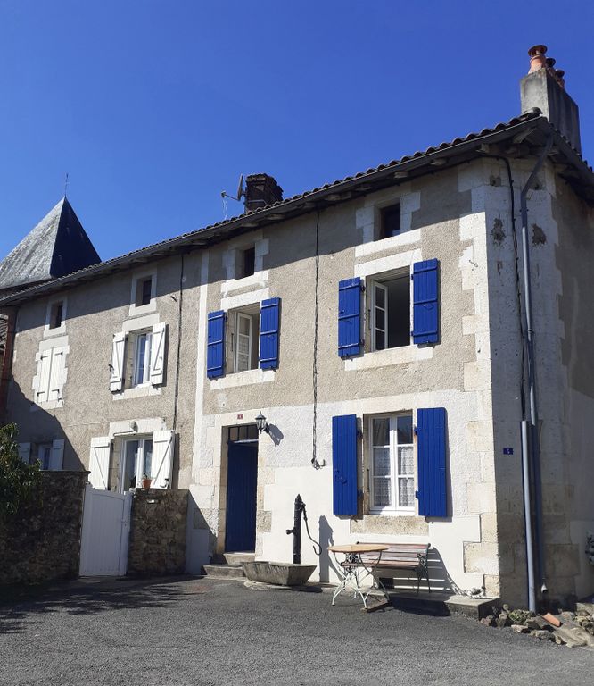 Property photo 1 of 11