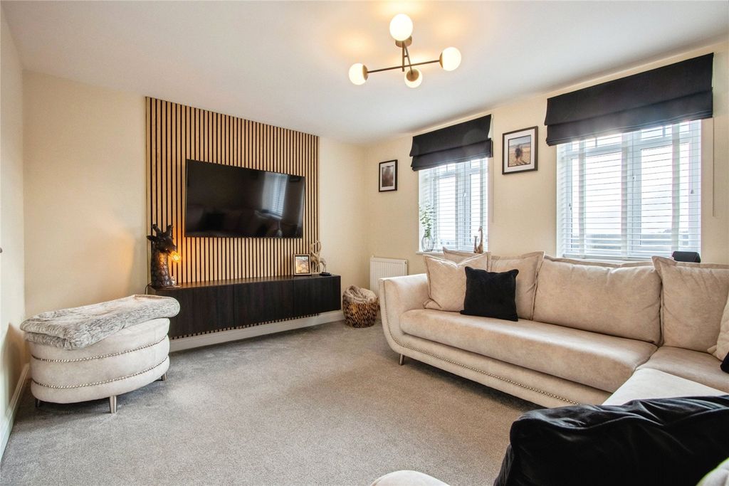 Property photo 2 of 26 Picture No. 11