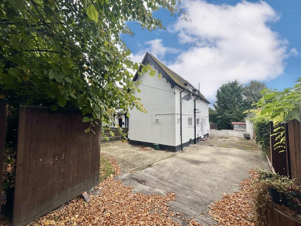 Property photo 1 of 19 Front Aspect