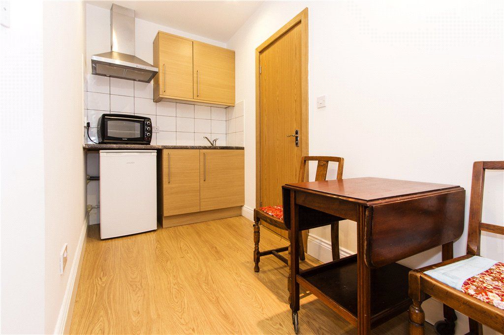 Property photo 2 of 5 Kitchen