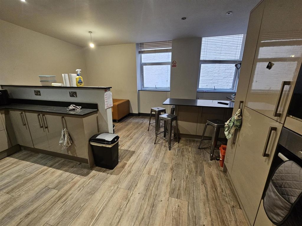 Property photo 3 of 24 425.Jpg