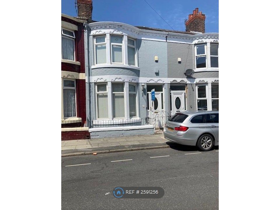 Property photo 1 of 10 Three Bed Terraced House