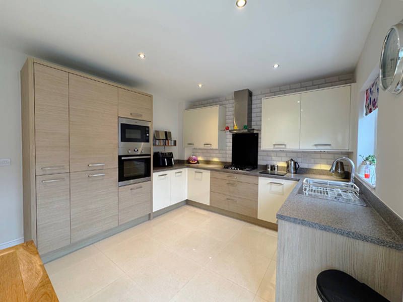 Property photo 3 of 24 Dining Kitchen