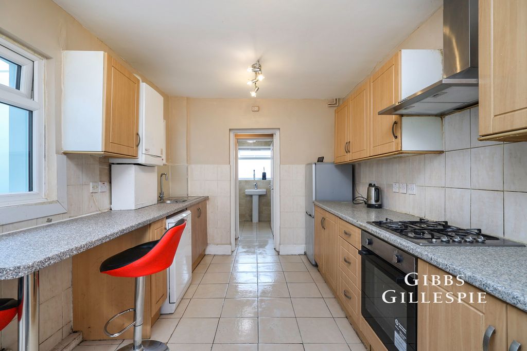 Property photo 2 of 10 Photo