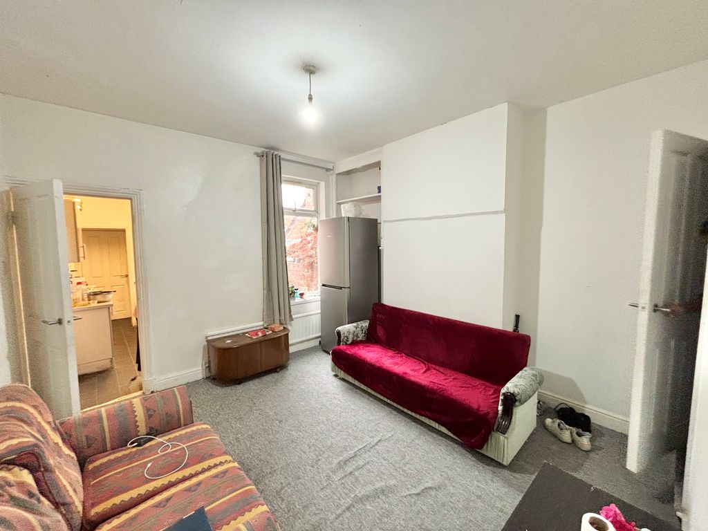 Property photo 2 of 6