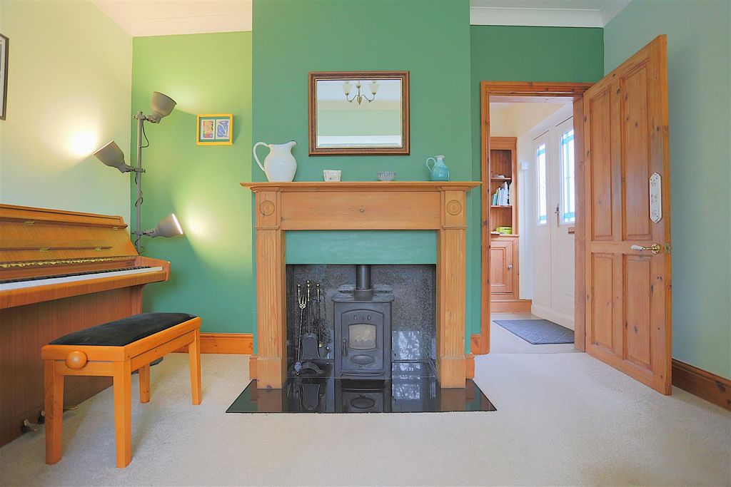 Property photo 2 of 22