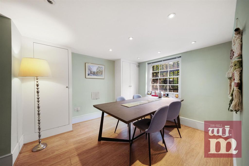 Property photo 3 of 14 Dining Room