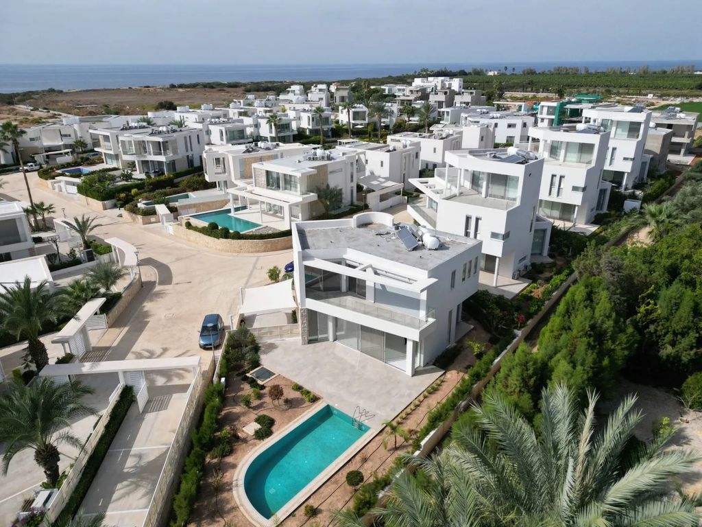 Property photo 2 of 11