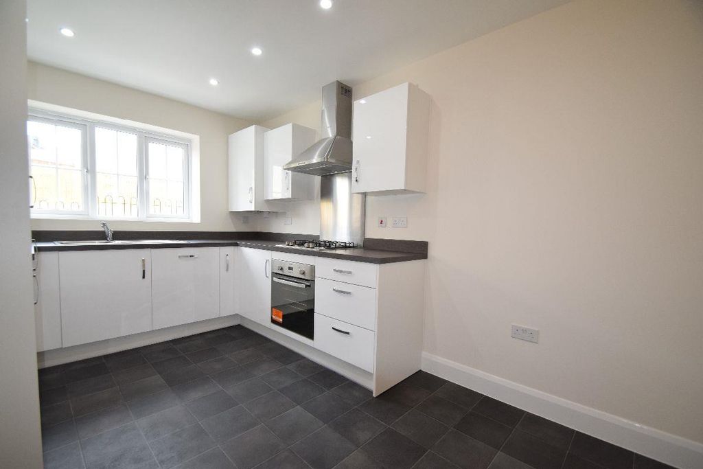 Property photo 3 of 10 Kitchen Diner