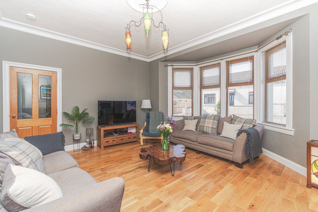 Property photo 3 of 38