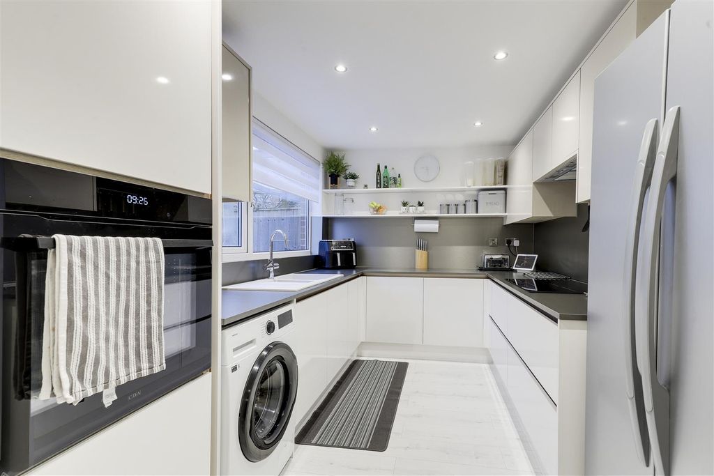 Property photo 3 of 26 1507.Jpg