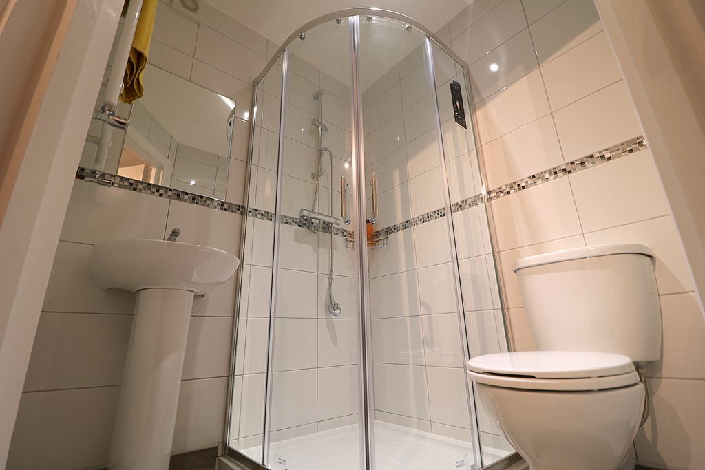 Property photo 3 of 5