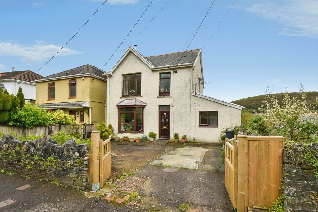 Property photo 1 of 16 Pbox-Img.Jpg