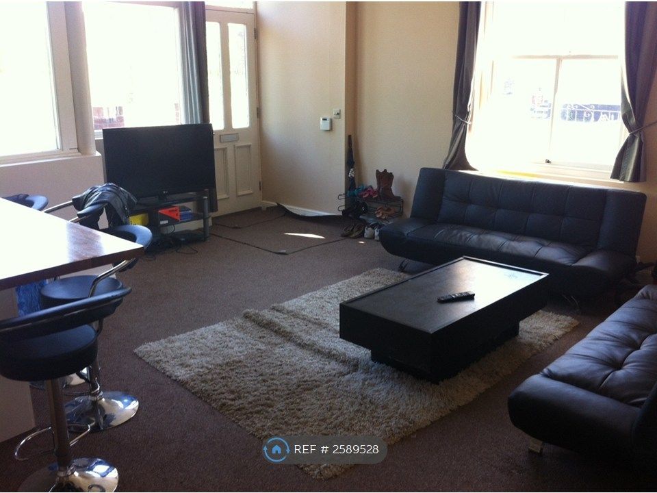 Property photo 2 of 14 Lounge