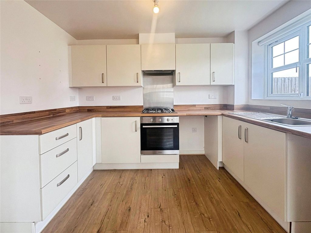 Property photo 2 of 14 Kitchen