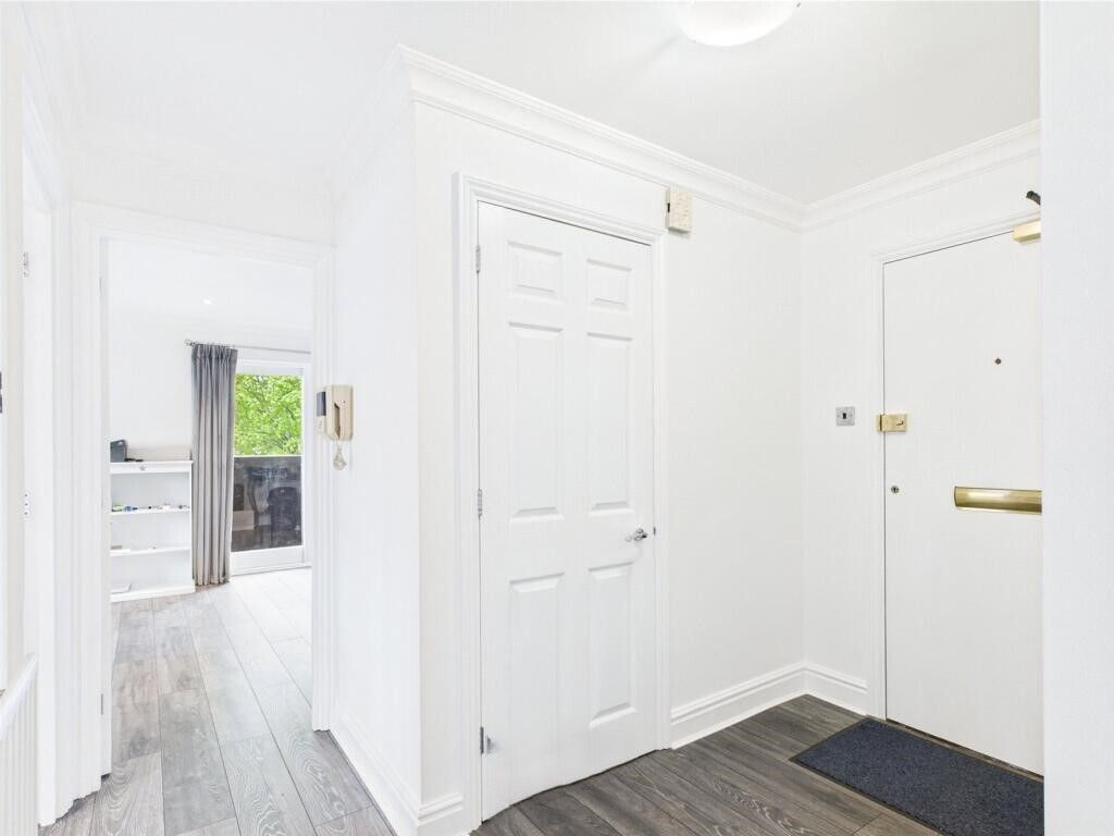 Property photo 3 of 12 Hallway