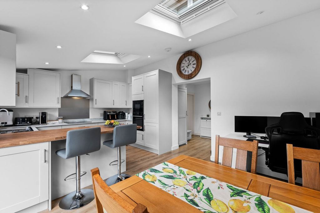 Property photo 2 of 26 Kitchen/Diner