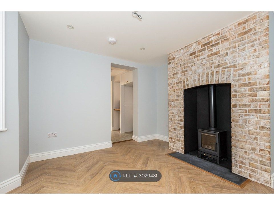 Property photo 2 of 35