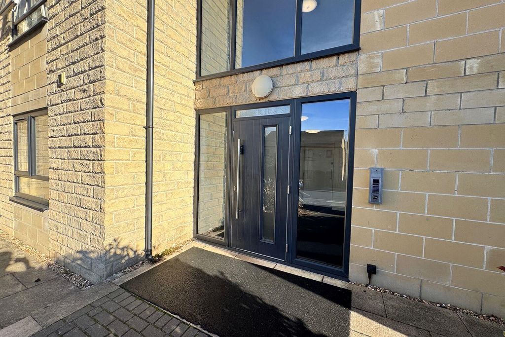 Property photo 2 of 10 Front 2.Jpeg